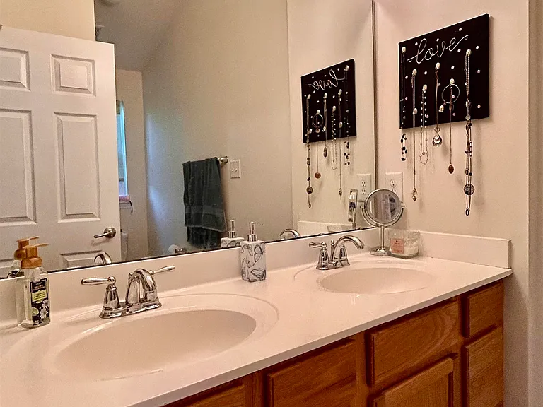 76 Villa Cir — Photo 13