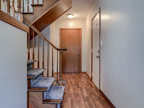 4th image of 1841 Oakdale Ave