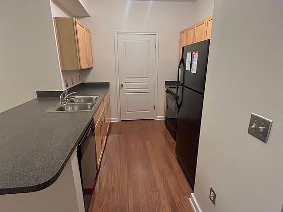 3rd image of 401 20th St S Unit 315