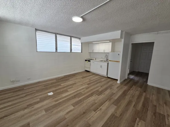 426 Namahana St, Honolulu, HI 96815