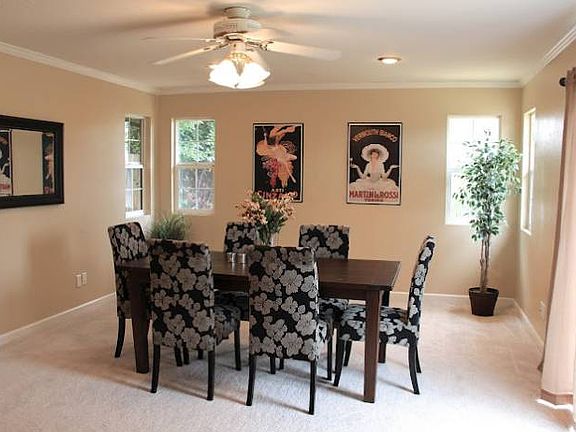 Family room / Dining room