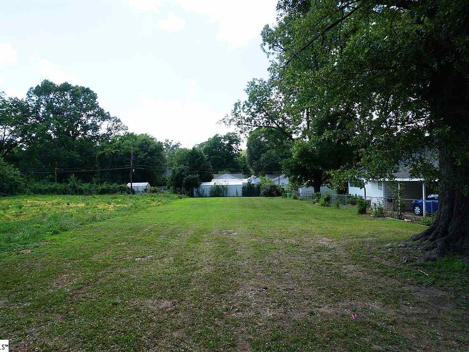 1st image of 121 Allen Ave