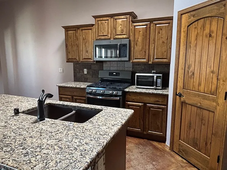 3635 Santa Cecilia Ave — Photo 12