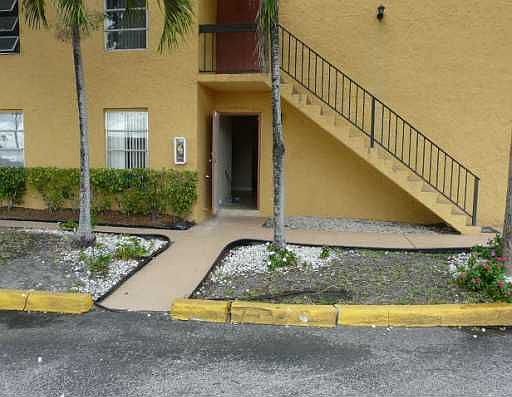 3rd image of 4001 N University Dr #108