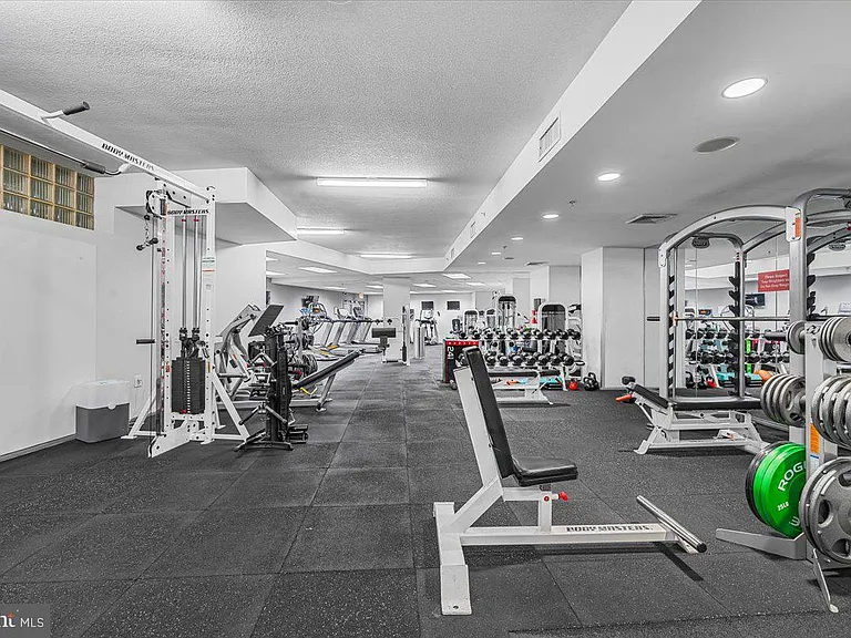 400 Massachusetts Ave NW #820 — Photo 42