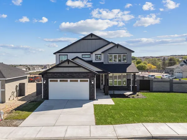492 Snowgrass Ave, West Richland, WA 99353
