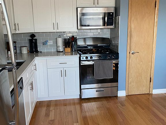 3rd image of 5704 N Oriole Ave APT 3A