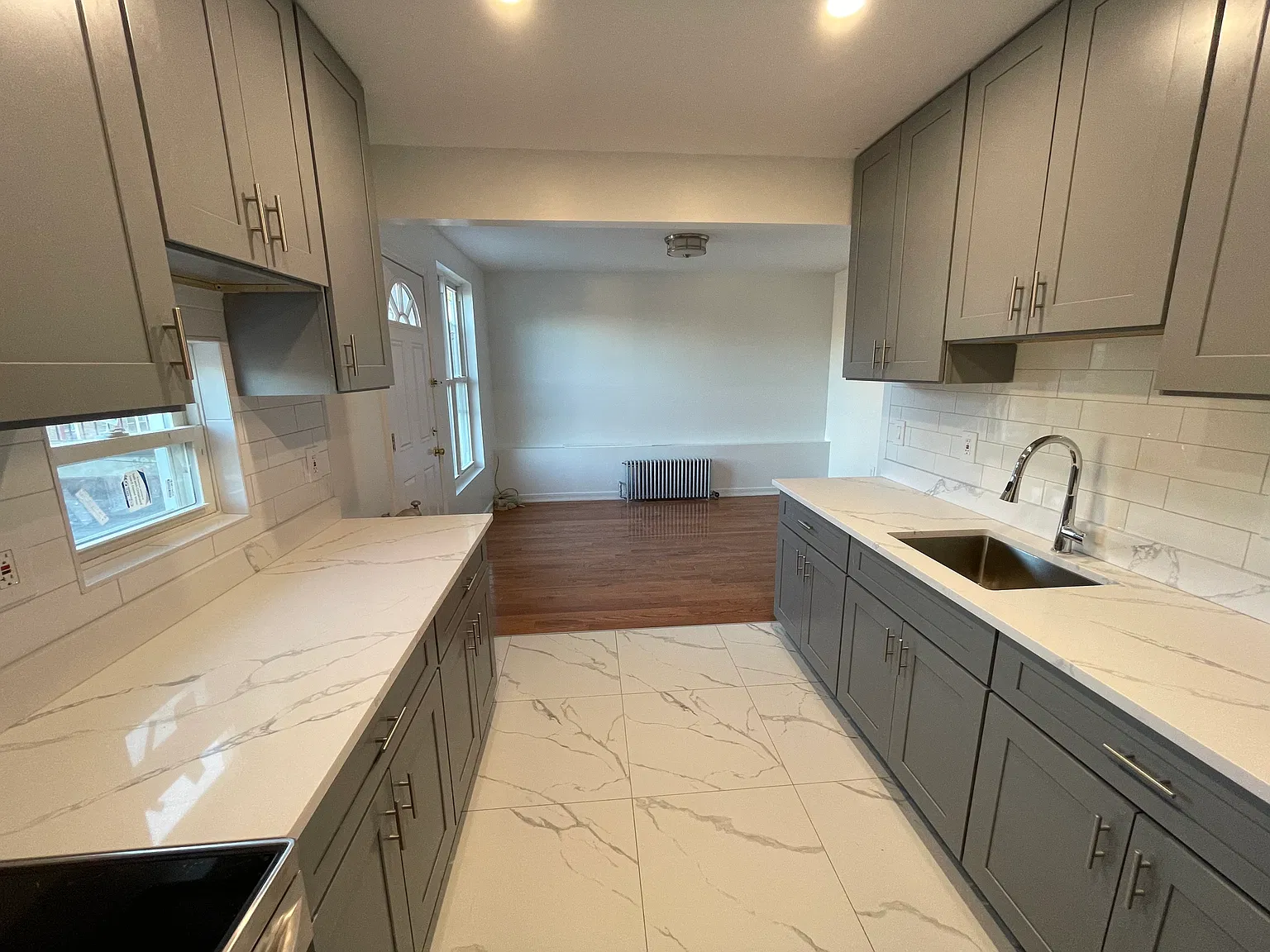 3985 Saxon Avenue — Photo 2