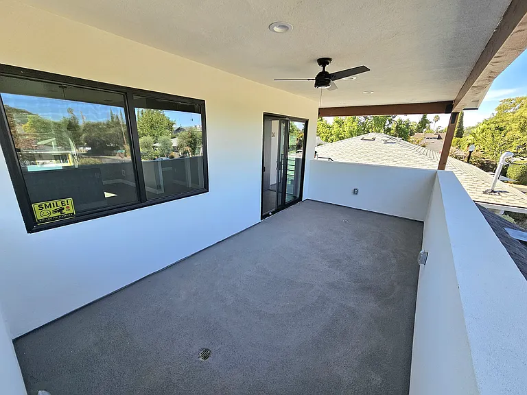 Beautiful 100 sq.ft balcony.