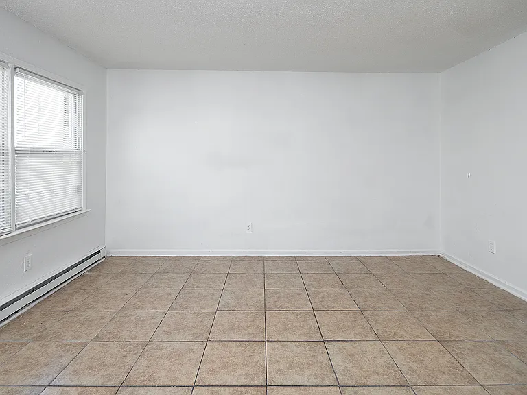 2718 Crescent Ln #E — Photo 20