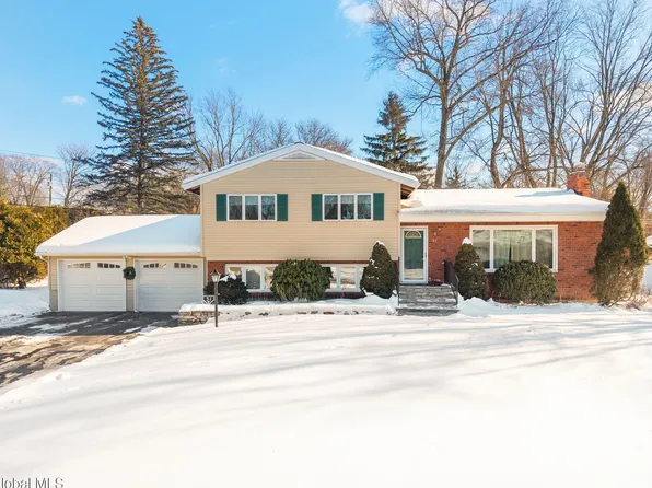 31 Brookwood Drive, Latham, NY 12110