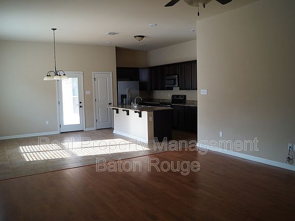 4th image of 737 Greenwich Dr