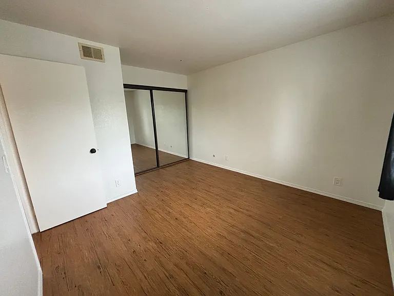 4732 Iroquois Ave #R — Photo 22