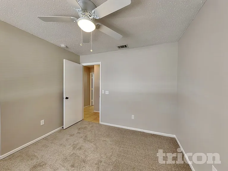 7520 Darlene St — Photo 10