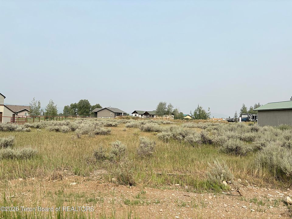 1st image of 104 Custer Dr