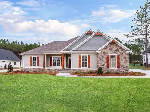 135 Sweetwater Dr, Thomasville, GA 31757