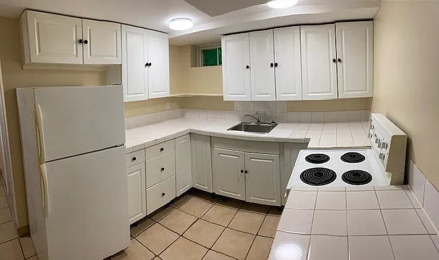 2 bed, 1.0 bath, 850 sqft, $1,085 — Photo 2
