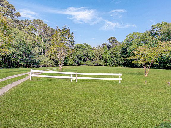 3rd image of 1834 Clark Hills Cir