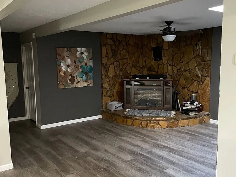 320 Caraway Ln — Photo 9