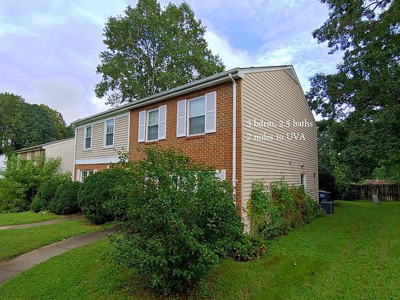 2 miles to UVA in Charlottesville. Duplex with 1 full bath + 2 half baths