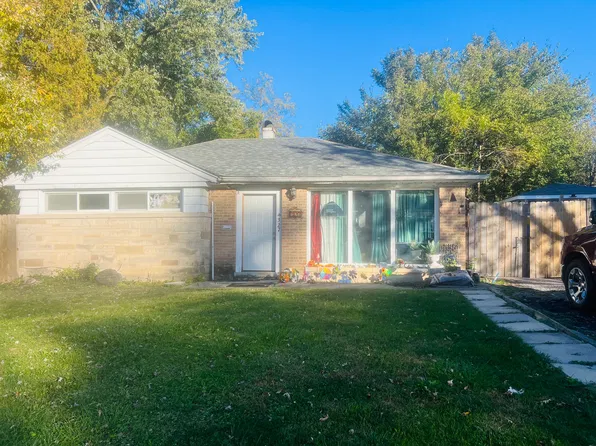 327 Nokomis St, Park Forest, IL 60466