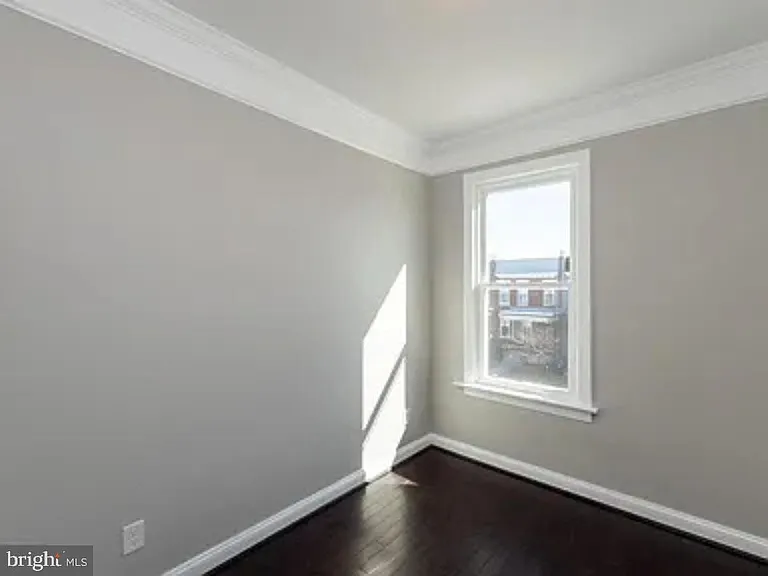 465 Luray Pl NW — Photo 9