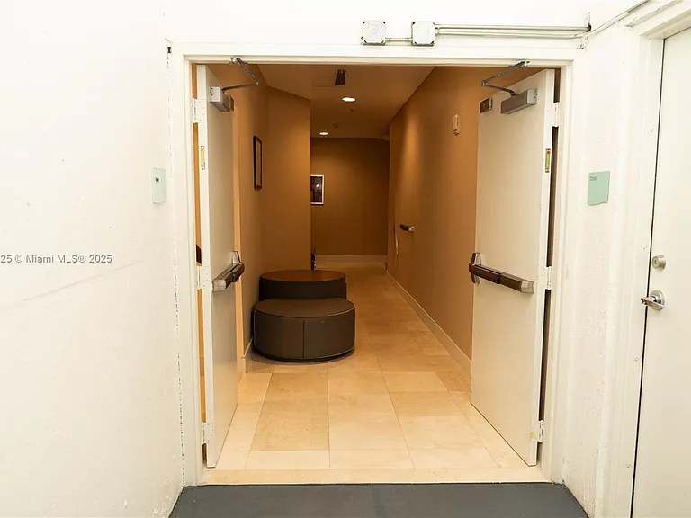 150 Sunny Isles Blvd #Townhouse 1-403 — Photo 4