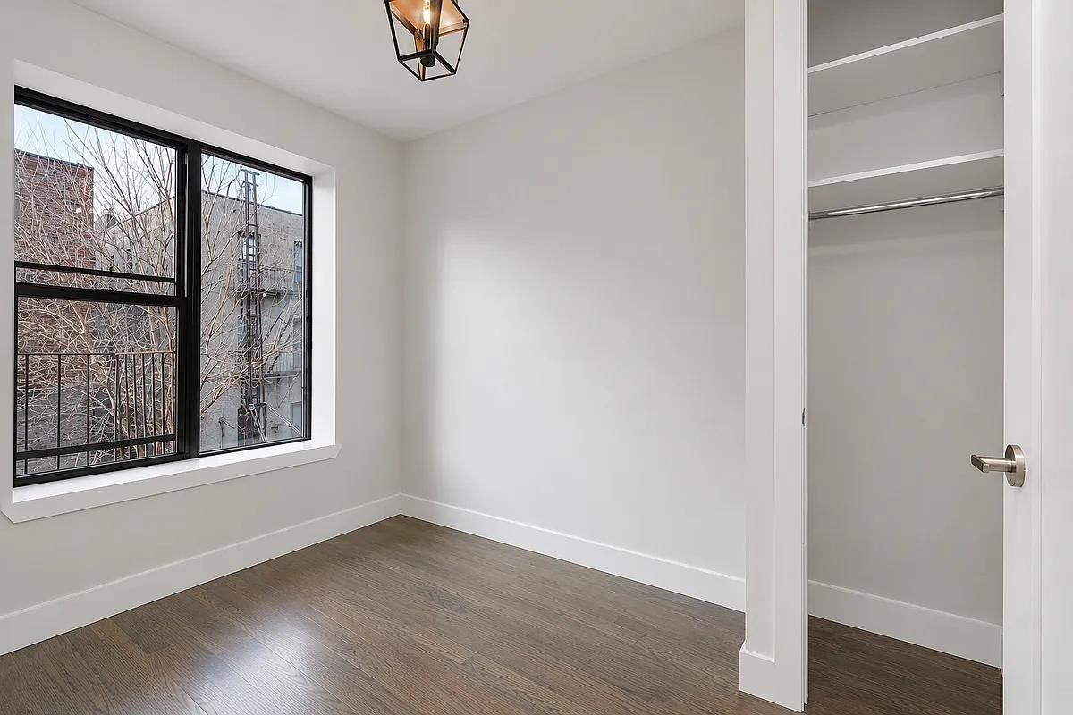 Building Photo - 486 Harman St #2F