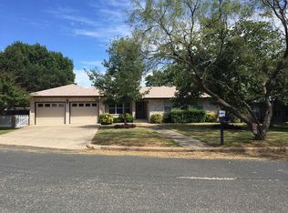 406 W Nimitz St, Fredericksburg, TX 78624