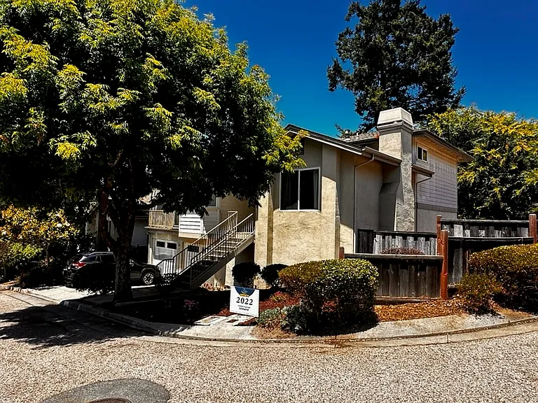 105 Kelly Way — Photo 13
