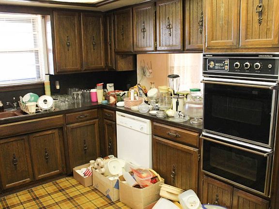 4th image of 126 Sara Dr