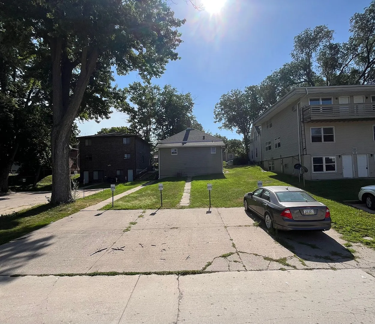 329 S Lucas — Photo 1