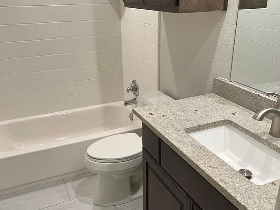 3rd image of 101 E Phillips St APT 3