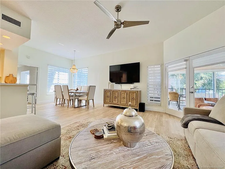 411 NE Plantation Rd #526 — Photo 24