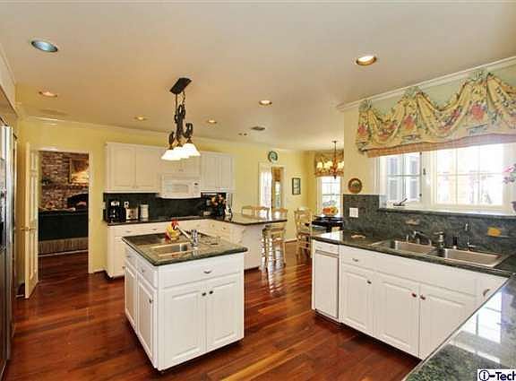 3rd image of 762 Greenridge Dr