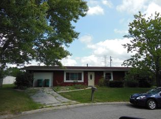 521 Salt Creek Ct, Valparaiso, IN 46385