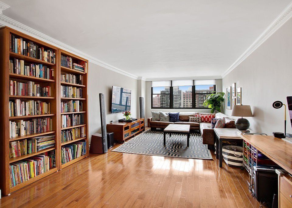 1st image of 225 E 36th St APT 20B