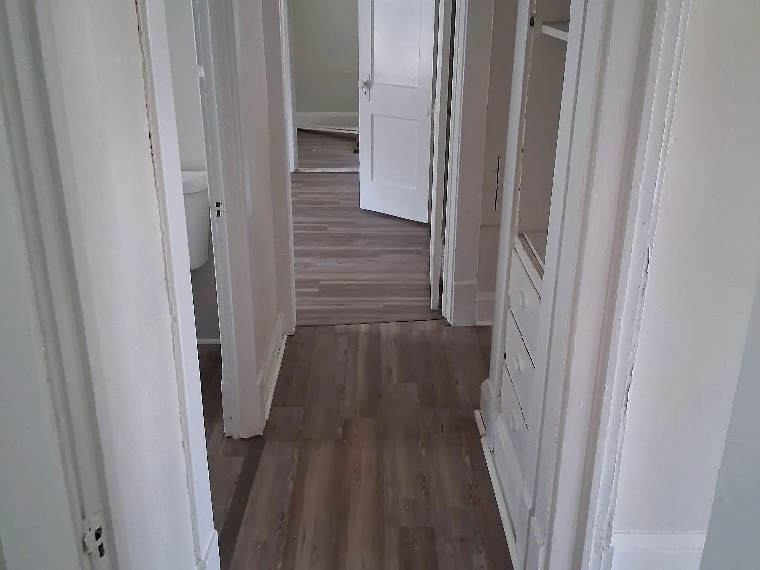 3 bed, 1300 sqft, $900 — Photo 2