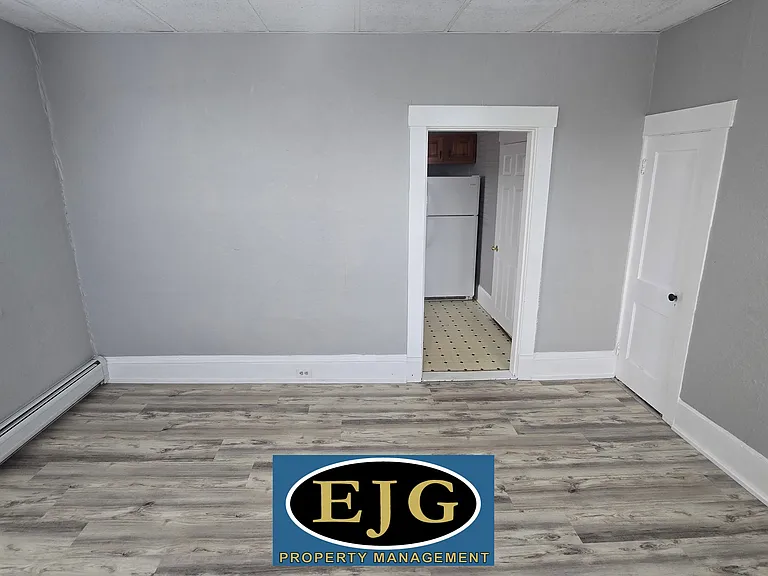50 Main St #6 — Photo 6