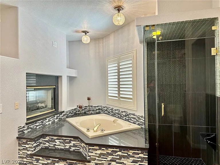 8645 Robinson Ridge Dr — Photo 19
