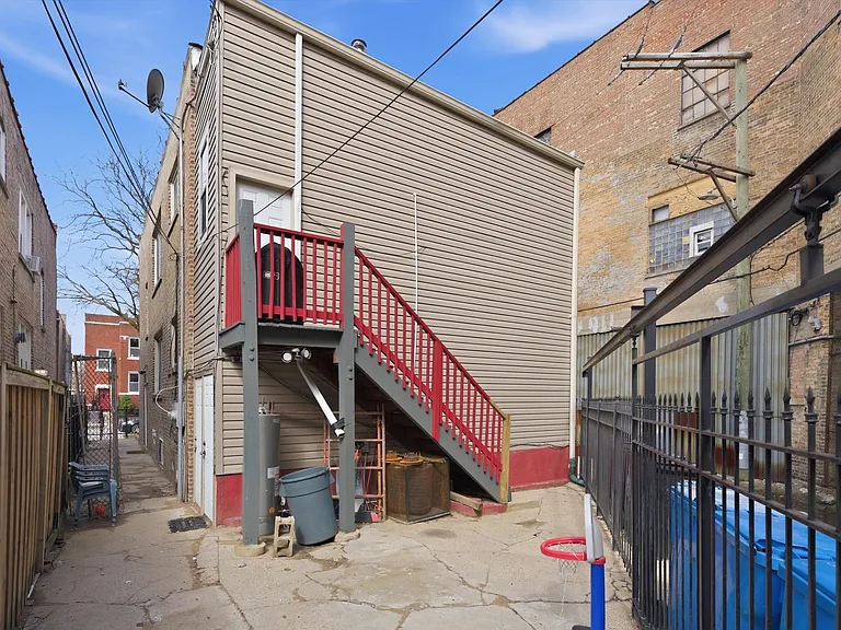 1025 N Trumbull Ave #B — Photo 9