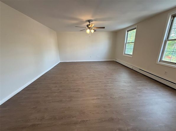 109 Main St #3