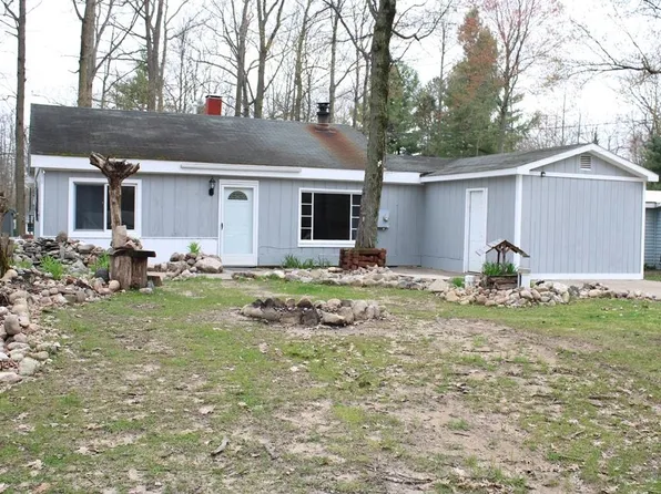 5387 Briarwood Rd, Harrison, MI 48625