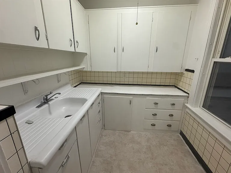 63 Upsala St #3 — Photo 11