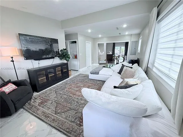 11020 SW 42nd Ter — Photo 15