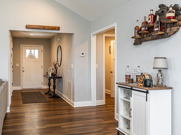4th image of 604 McKala Ln