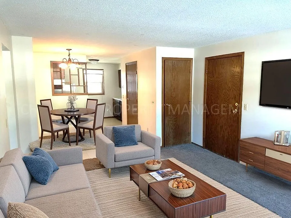 3604 S Cathy Ave — Photo 2