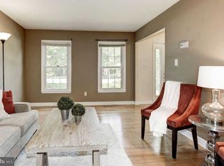 7881 Godolphin Dr, Springfield, VA 22153