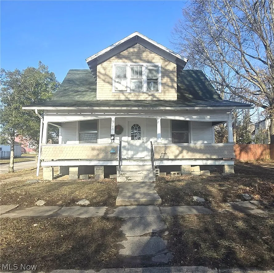 1701 Dewey St photo 1