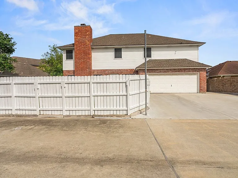 7030 Chiswick Dr — Photo 16